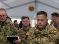 Un general american s-a îmbătat la Kiev și a uitat în tren hărți secrete