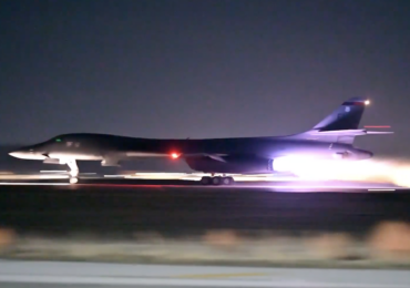 Armata SUA atacă Iranul ca răspuns la doborârea unui elicopter american. Explozii lângă Strâmtoarea Ormuz