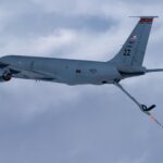 Primele avioane cisternă americane au ajuns în România UPDATE Miruță: Au venit și militari