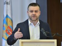 Ciucu trece la concedieri: Vor pleca sute de oameni. Rămâne pe post doar cine ia concursul (Video)