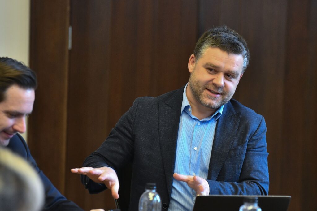 Compromisul lui Ciucu: Îi lasă lui Băluță 8 bulevarde încă 5 ani, nu 15