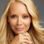 Daciana Sârbu îi face plângere penală Oanei Țoiu după ce fiica sa nu a fost lăsată să ajungă la avion. Fosta soție a lui Ponta recunoaște că a pornit scandalul și explică motivul