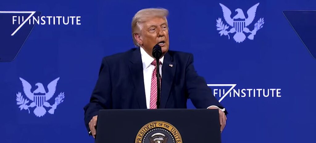 Trump, despre prințul moștenitor al Arabiei Saudite: „a ajuns să mă pupe în fund”. Declarația, în fața unor puternici investitori saudiți (Video)