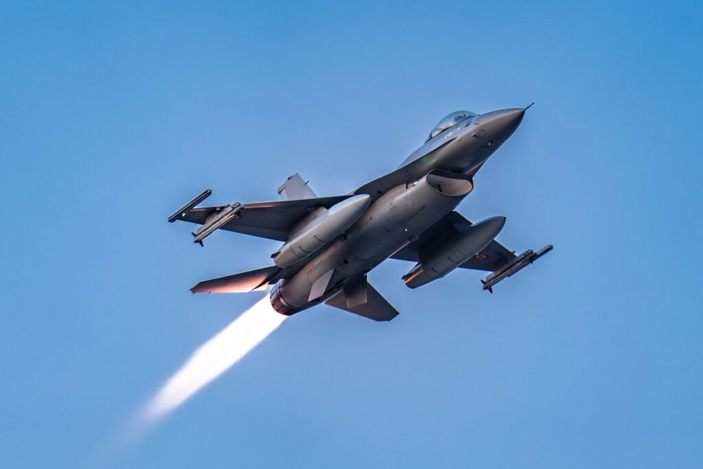 Avioane militare românești și aliate vor zbura la joasă altitudine și în regim supersonic deasupra României