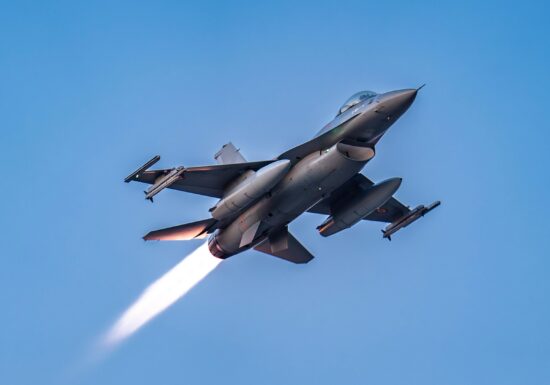 O dronă a fost doborâtă în spațiul aerian al României de un pilot de F-16, la vreo 120 km de București. Bâlba MApN