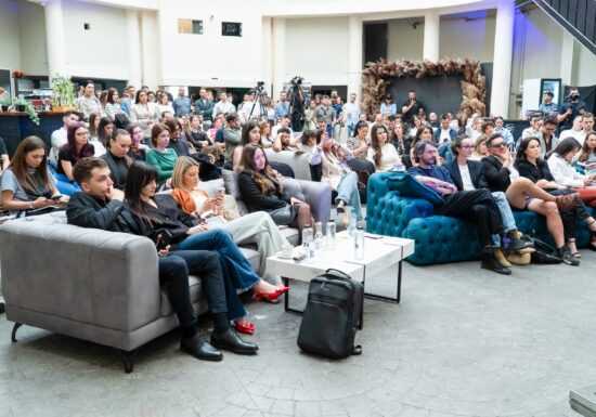 FOMO - The Festival Of Modern Owners anunță scenele dedicate speakerilor, antreprenorilor și experților români