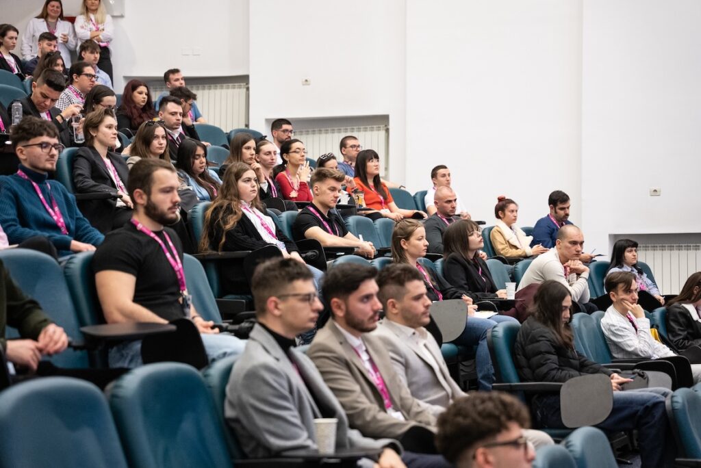Oportunități exclusive de joburi entry-level, internship-uri și programe trainee la Finance Recruitment Day