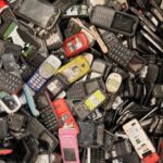 86% dintre români țin la sertar telefoanele mobile vechi. Aproape jumătate păstrează 2-3 dispozitive, iar unii au patru sau mai multe