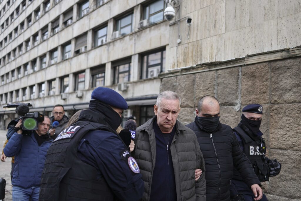 Șeful ARR a fost înregistrat de DNA în timp ce-și număra șpăgile din examene trucate – stenograme din dosar