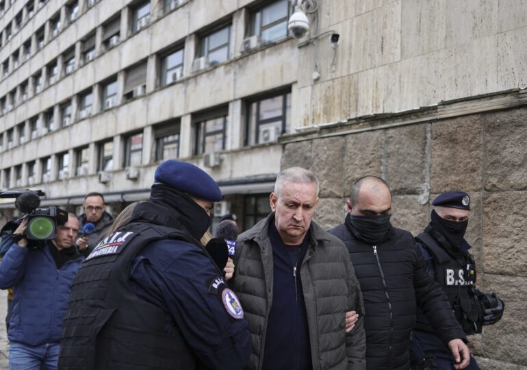 Șeful ARR a fost înregistrat de DNA în timp ce-și număra șpăgile din examene trucate - stenograme din dosar