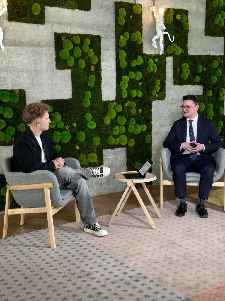 Jurnalistul Toader Paun alaturi de Nicolas Manafu 