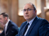 Admiterea cu examen dublu la liceu, amânată în Parlament: PSD vrea doi ani, PNL propune mai mult. Ministrul Educației susține prorogarea