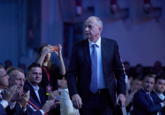 Printr-un mesaj dubios, rușii îi transmit din Luxemburg lui Mircea Geoană că nu l-au uitat