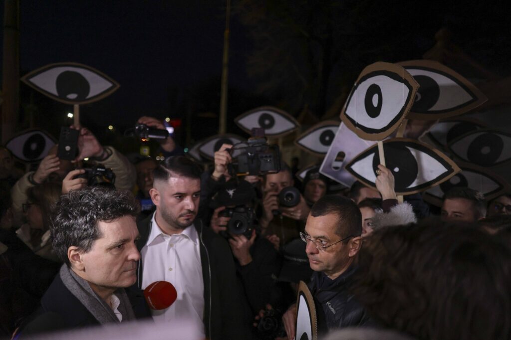 Nicușor Dan protestatari