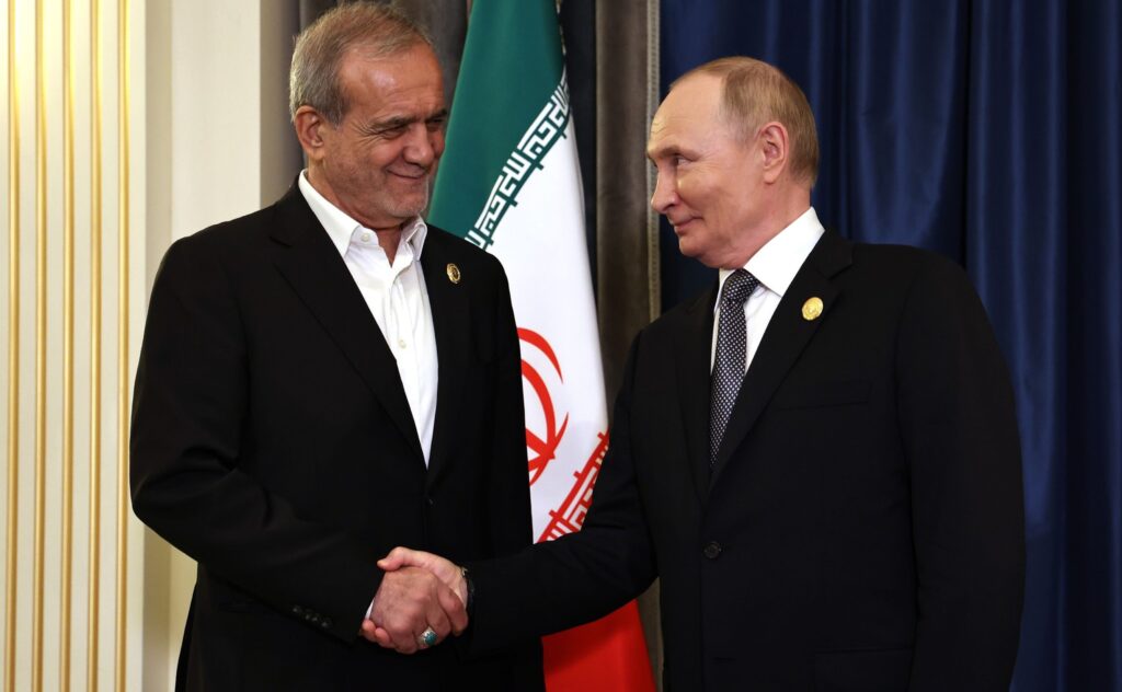 Îl ajută sau nu pe Vladimir Putin războiul din Iran?