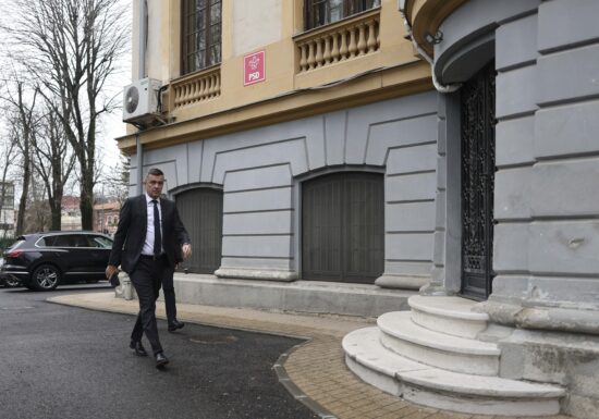 Grindeanu caută un vot de încredere după o strategie falimentară