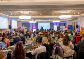 Principalele concluzii ale ediției „Tomorrow@work” din 2026: Viitorii candidați vor avea nevoie de competențe de lucru din ce în ce mai rafinate și mai specializate