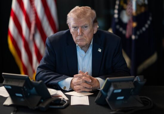 Trump e anchilozat în războiul din Iran și se apropie de o alegere fatidică