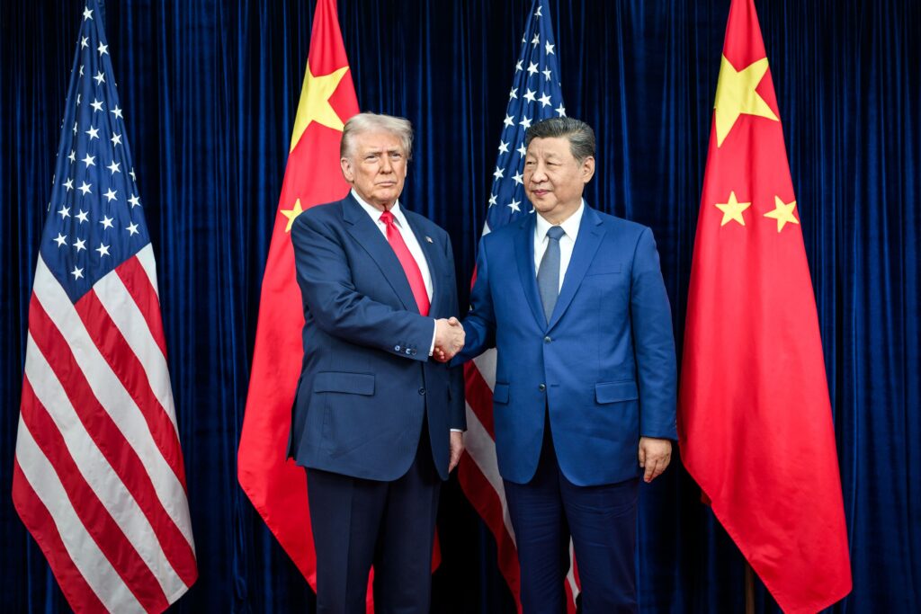 Trump spune că Xi Jinping nu va trimite echipament militar în Iran și și-a oferit ajutorul pentru redeschiderea Ormuz