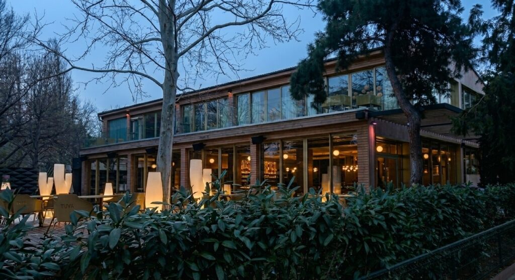 Tuya terasa in parcc