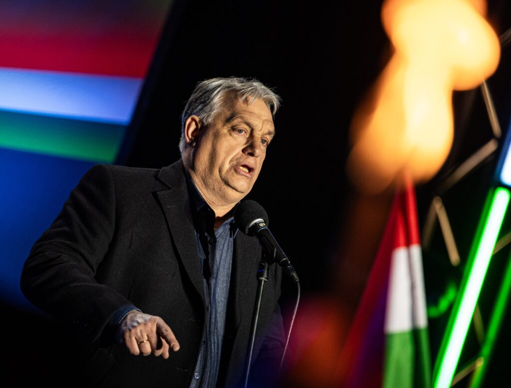Mașinăria politică a lui Viktor Orban dă rateuri. Miza totală pe Putin l-a slăbit mult, pierzând poziția de favorit în alegeri