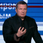 Vladimir Soloviov este cel mai influent propagandist al Kremlinului. Emisiunea lui de pe postul TV Russia 1 este urmărită de milioane de oameni, seară de seară