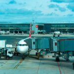 Cum afectează războiul din Iran milioane de planuri de călătorie: Recomandări pentru cei care care au zboruri programate sau vor să-și cumpere bilete