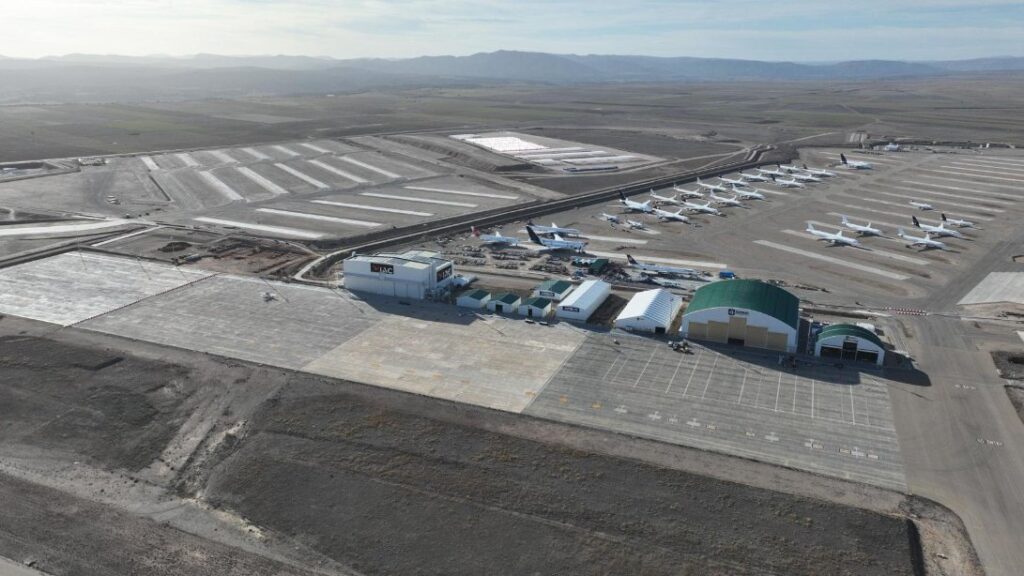 Un aeroport din Spania devine din nou ”parcare” pentru avioane. De această dată din cauza războiului din Iran (Foto & Video)