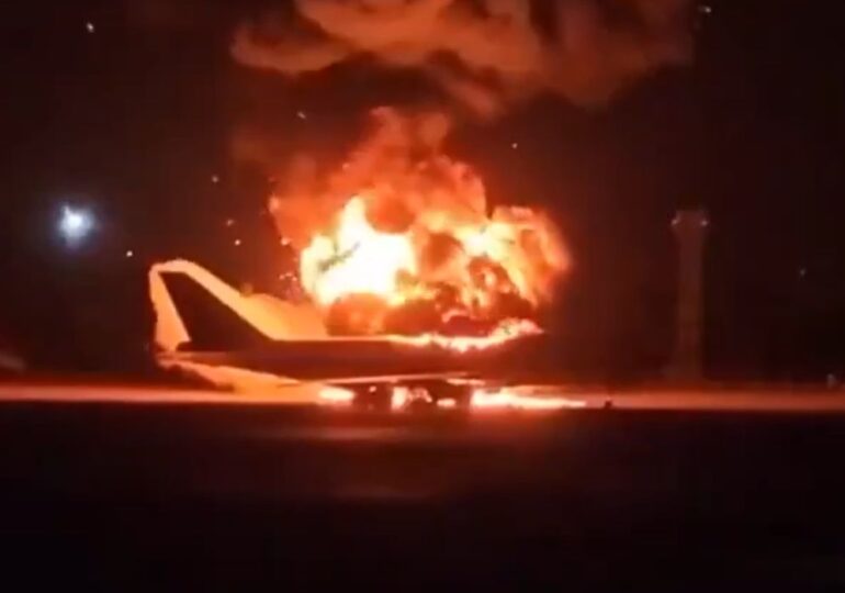 <span style="color:#990000;">LIVE</span> Atac cu dronă lângă aeroportul din Dubai. Și aeroportul din Teheran a fost lovit, un avion a luat foc (Video) Trump amenință NATO