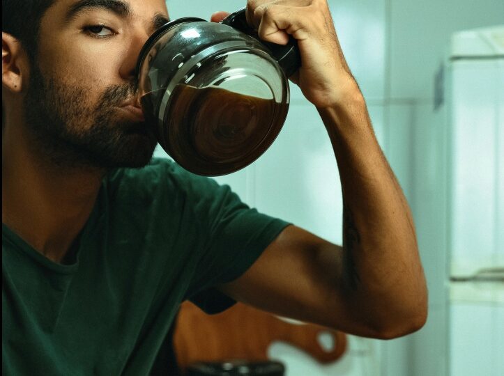 Ce face cofeina atunci când ești privat de somn