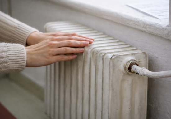 Ce-a rămas din proiectul PSD „nu primești, nu plătești” apa caldă și căldură, după eliminarea propunerilor populiste