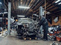 Extremele pieței auto: Un Mercedes din România a avut 22 de proprietari, iar un Jaguar a fost înmatriculat în 7 țări