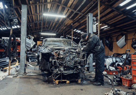 Extremele pieței auto: Un Mercedes din România a avut 22 de proprietari, iar un Jaguar a fost înmatriculat în 7 țări