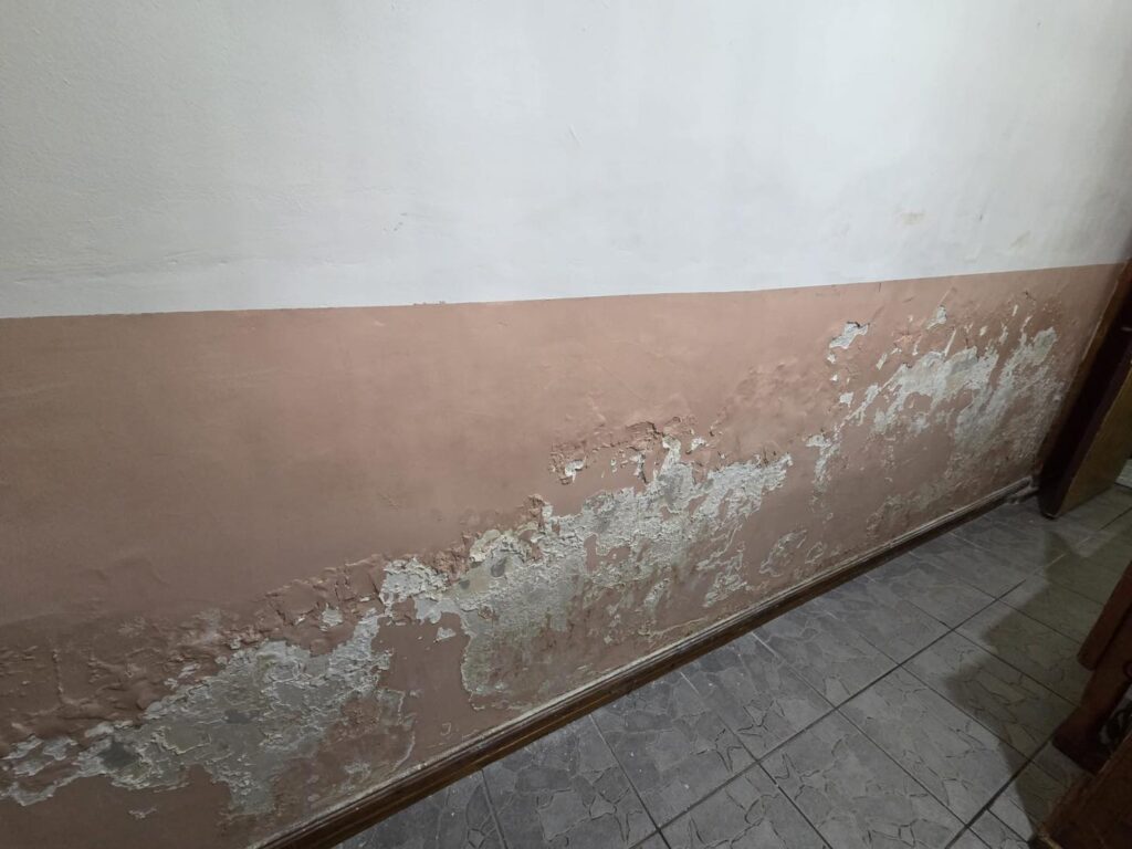 Sindicatul Europol reclamă condițiile în care lucrează polițiștii de la Arestul Capitalei: Au parte de condiții mai vitrege decât infractorii (Foto)