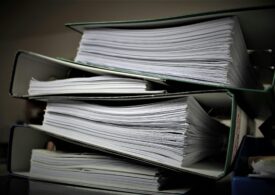 Guvernul lansează platforma „Fără hârtie”: cetățenii pot reclama online birocrația excesivă