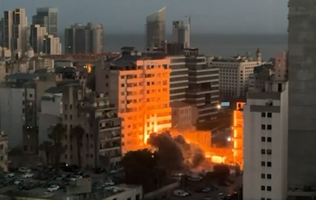 LIVE Războiul din Orient se extinde: Iranul lovește lângă Tel Aviv. Israelul bombardează centrul Beirutului. SUA lovesc baze iraniene lângă strâmtoarea Ormuz