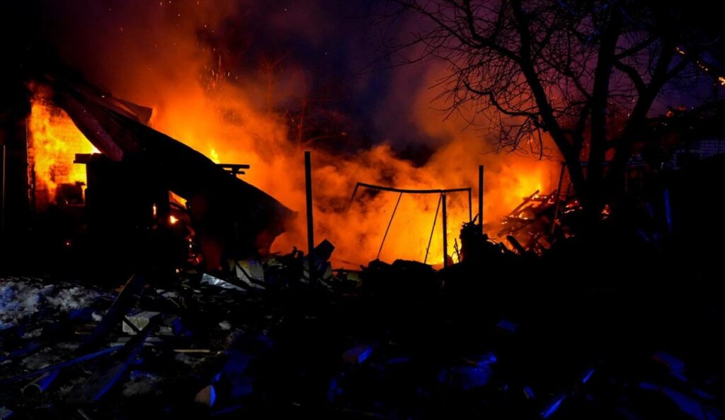 Ziua 1495 Sute de atacuri în sudul Ucrainei. Pene de curent în Odesa. Noi lovituri în Leningrad. Două drone au căzut în Finlanda