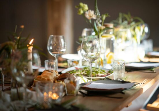 Greșeli pe care să le eviți la masa de Paște pentru o experiență fără cusur