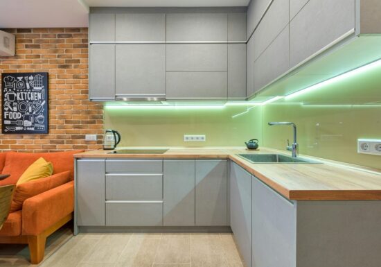 Tendințe actuale în renovarea bucătăriilor și cum le poți adapta