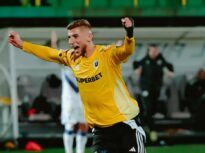 U Cluj urcă pe primul loc în Superliga după un autogol de cascadorii râsului