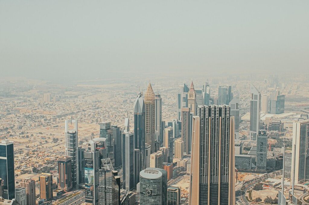 Activitatea pe aeroporturile din Dubai și Abu Dhabi, reluată doar parțial. MAE: Nu mergeți la aeroport fără confirmarea zborului