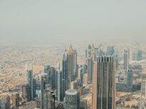 Activitatea pe aeroporturile din Dubai și Abu Dhabi, reluată doar parțial. MAE: Nu mergeți la aeroport fără confirmarea zborului