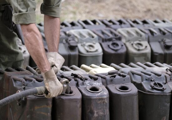 Europa rămâne fără kerosen. De ce România nu intră în joc?