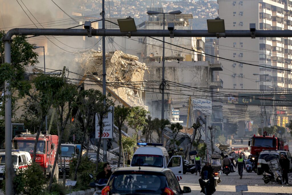 LIVE Israel bombardează intens Teheranul. Iranul amenință că oprește petrolul din Golf. Trump tună și fulgeră: Moartea, focul și furia vor domni asupra lor
