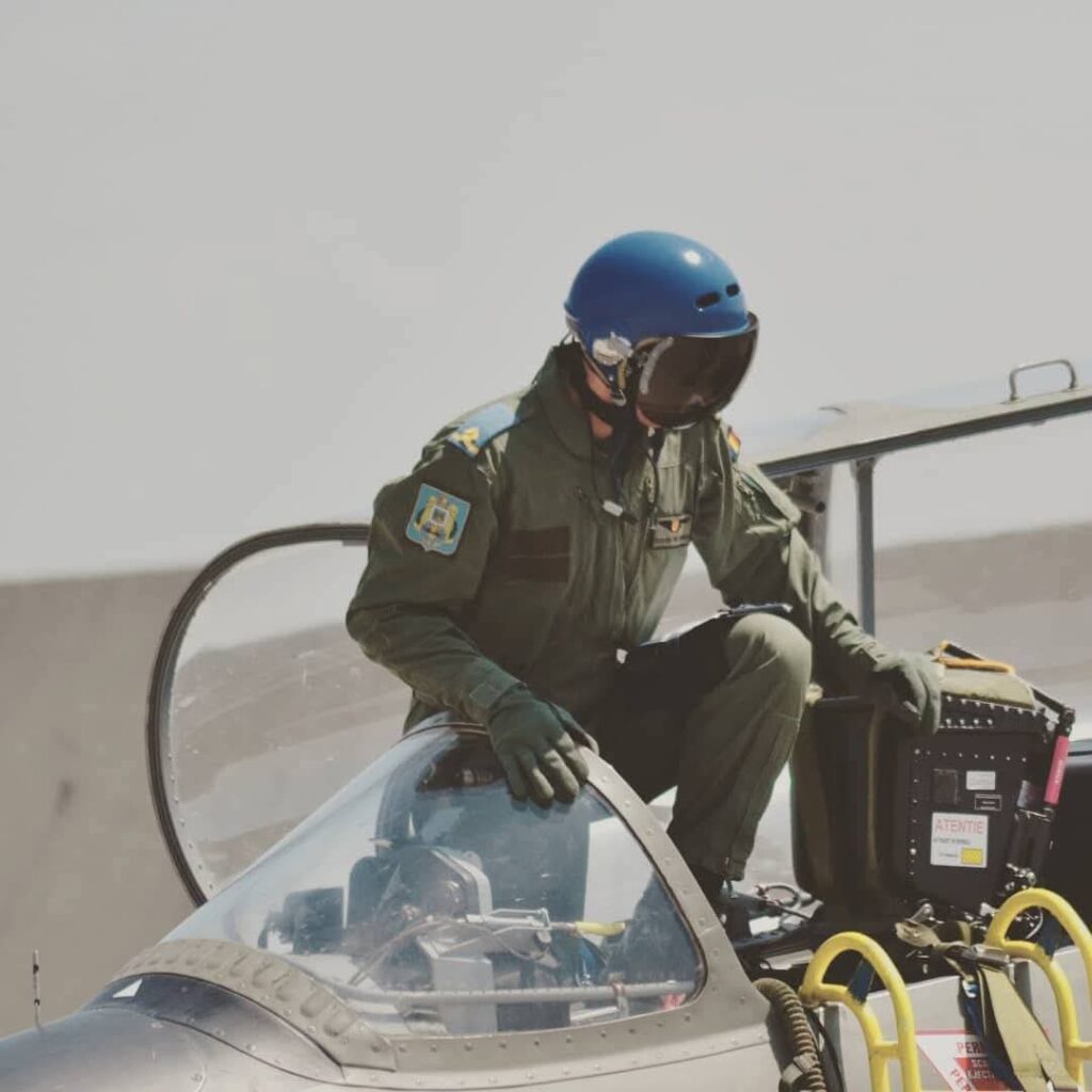 Un militar a murit la Baza 86 Aeriană Borcea, după ce a încercat să salveze un câine