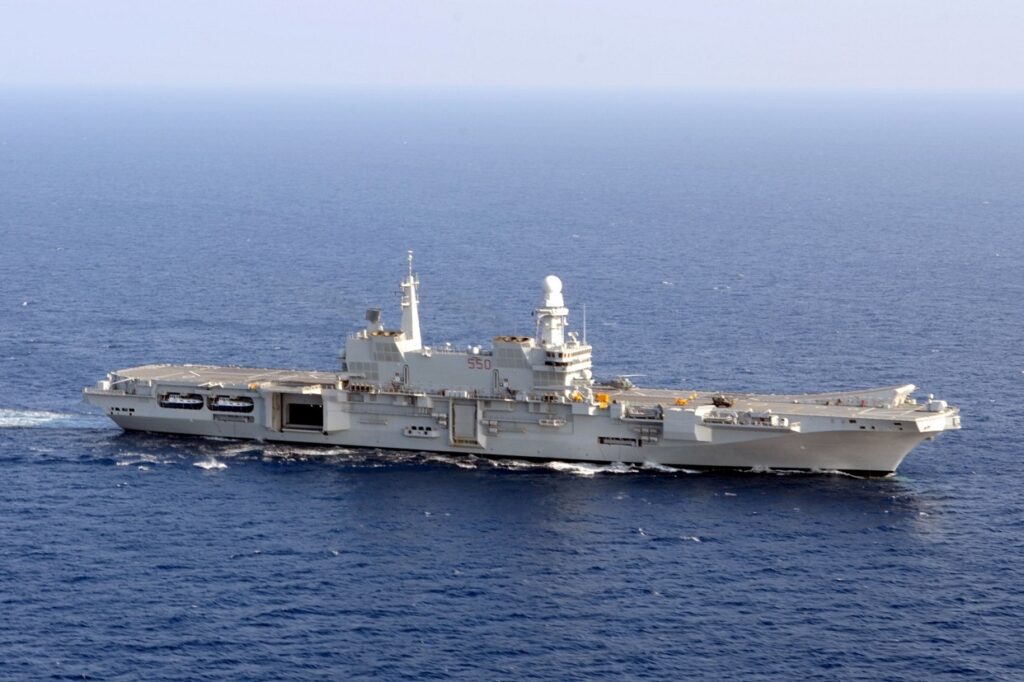 LIVE Petrolier uriaș lovit în Dubai. SUA atacă una dintre instalațiile nucleare ale Iranului. Trump cere bani statelor arabe. Record pentru petrol. USS Tripoli a ajuns în Oceanul Indian
