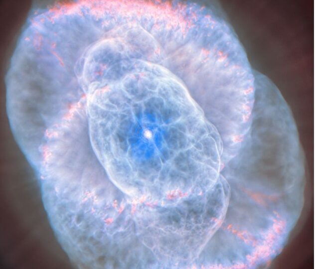 Nebuloasa Ochiul Pisicii sau moartea unei stele, surprinsă în detaliu