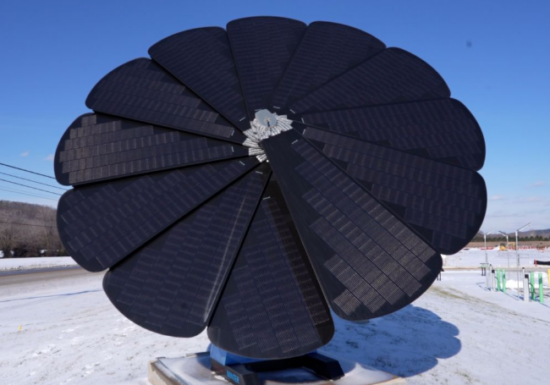 Panoul solar care „înflorește” în fiecare dimineață și urmărește soarele până la apus