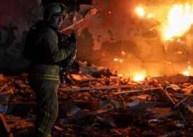 <span style="color:#990000;">Ziua 1497</span> Fiori la Moscova. Atac cu drone într-un port crucial pentru Rusia (Video). Ucraina are salariile și pensiile plătite la zi