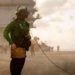 Incendiul de pe cel mai mare portavion al SUA a făcut ravagii: Flăcările au fost stinse după mai bine de 30 de ore, iar 600 de marinari dorm acum pe podea